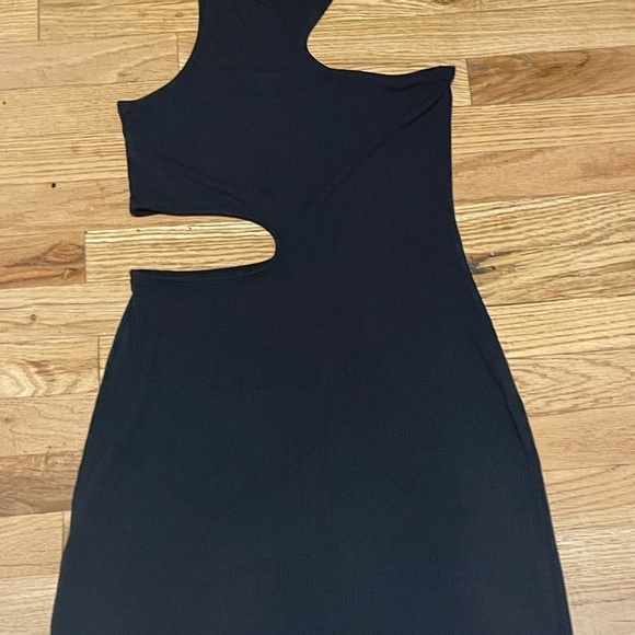 Abercrombie & Fitch Black Mini Dress with Cutout Size Medium - Picture 3 of 8